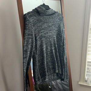 Longe sleeve White House black market sweater